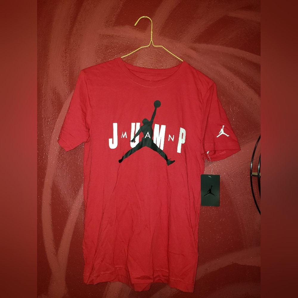 BRAND NEW WITH TAGS NIKE JORDAN TSHIRT